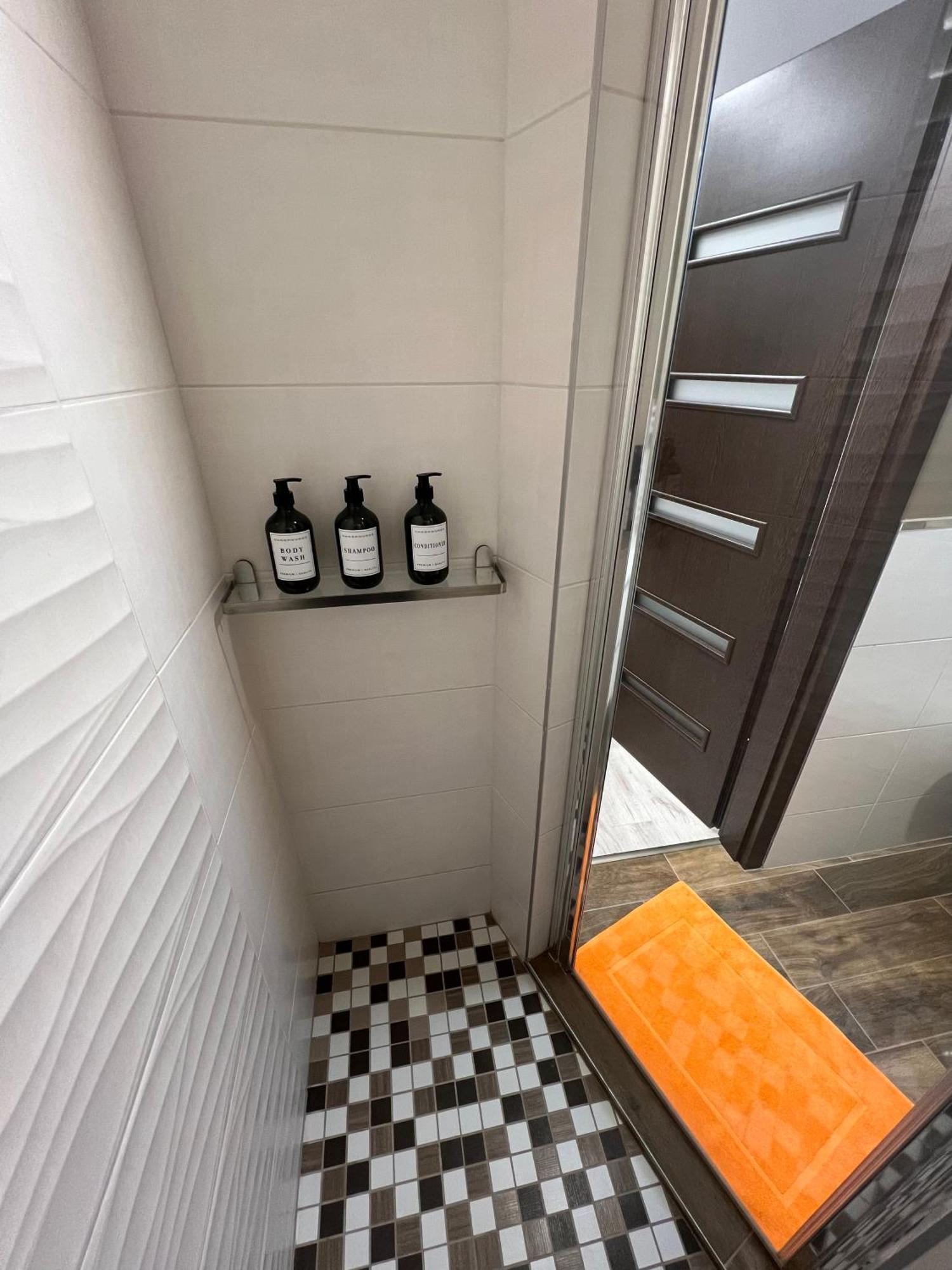 True Gem At The Airport Apartment Budapesta Exterior foto