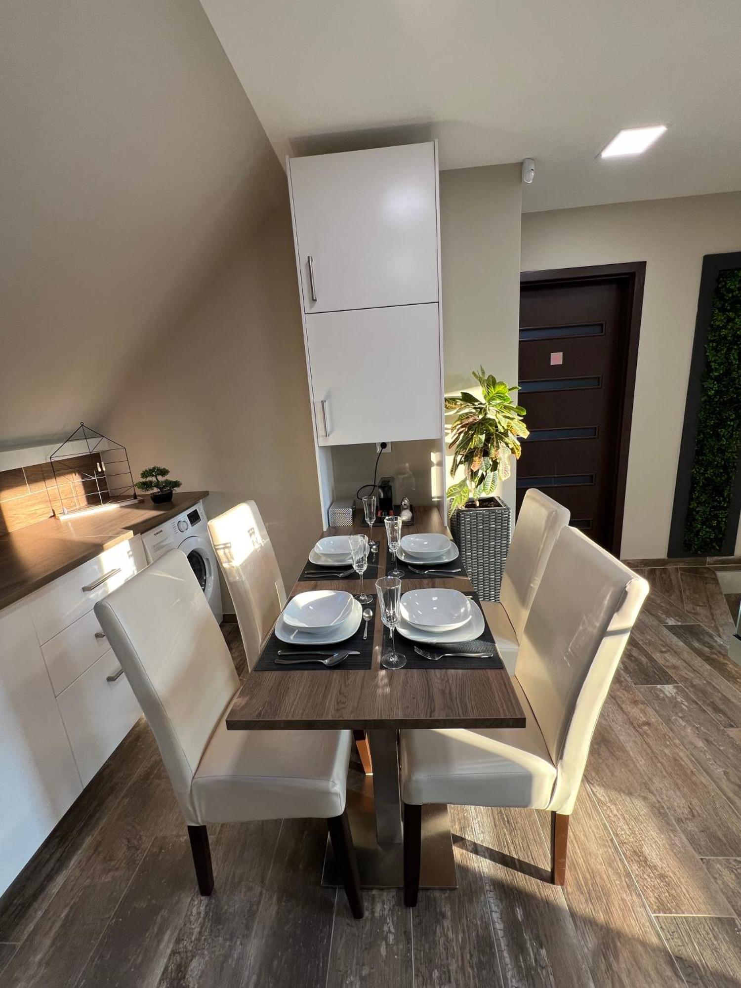 True Gem At The Airport Apartment Budapesta Exterior foto