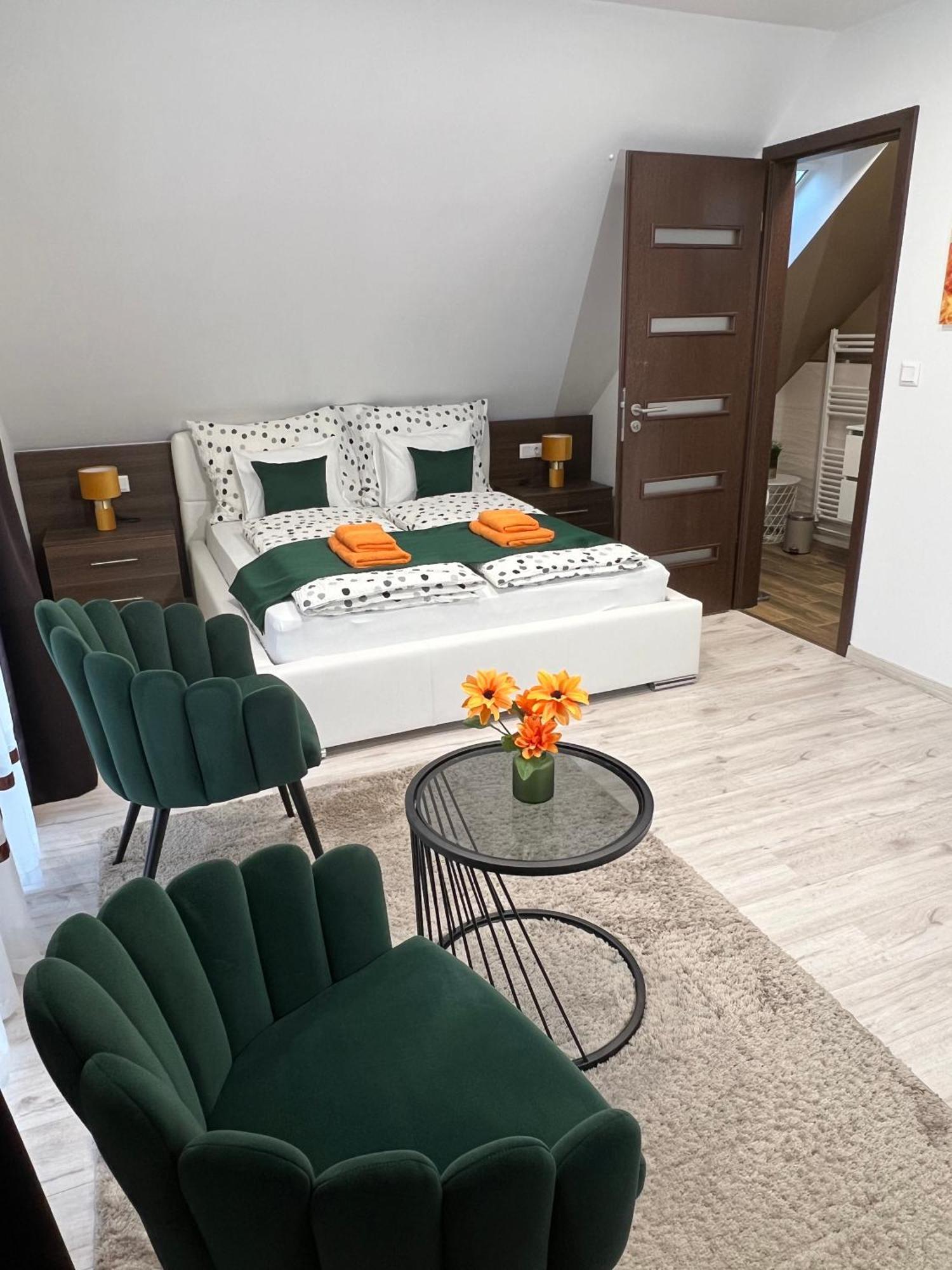 True Gem At The Airport Apartment Budapesta Exterior foto