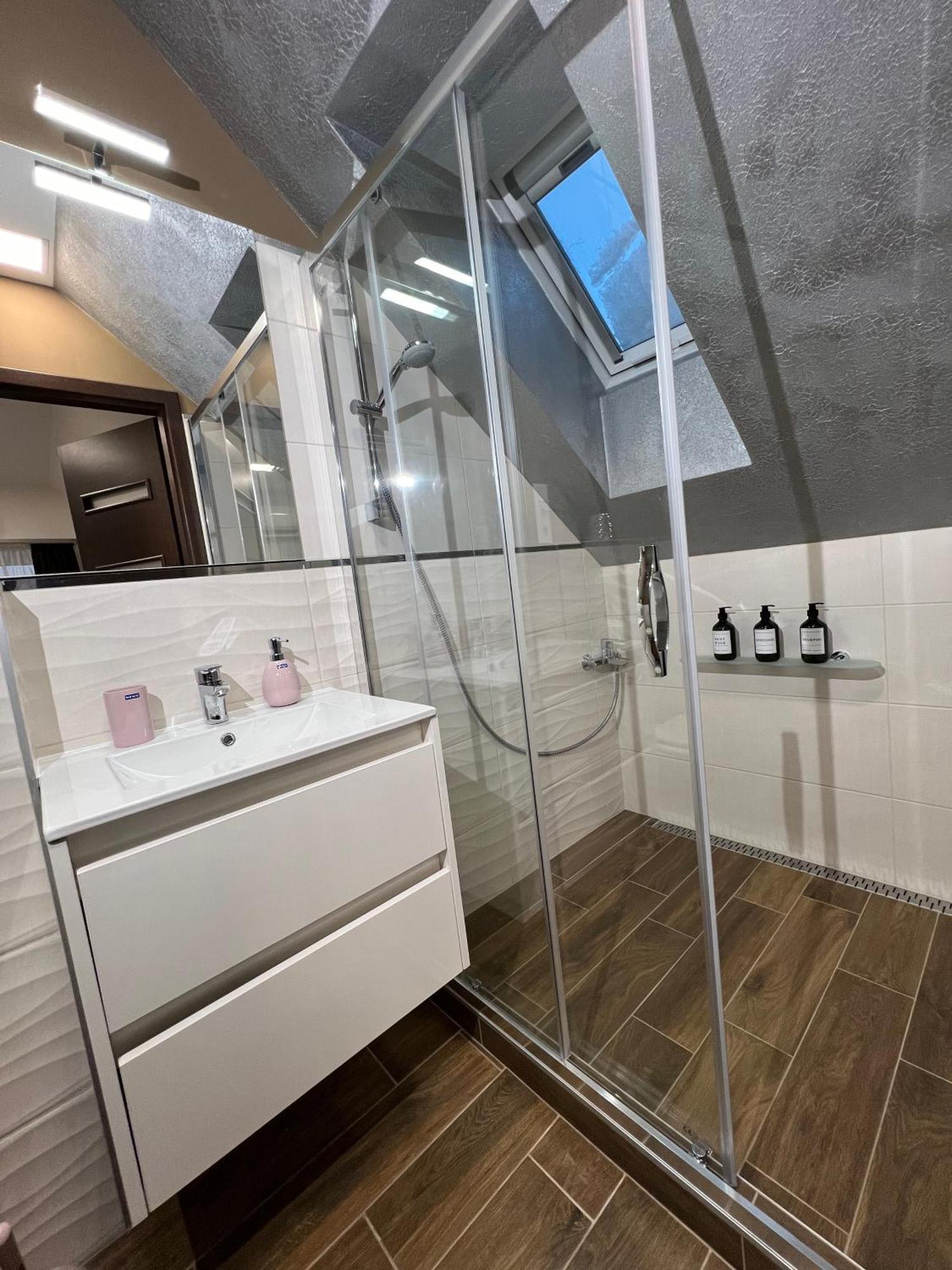 True Gem At The Airport Apartment Budapesta Exterior foto